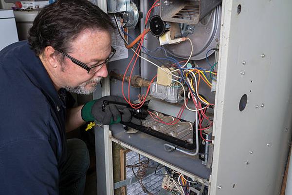 How HVAC Installation Contractors in King Ensure Energy Efficiency